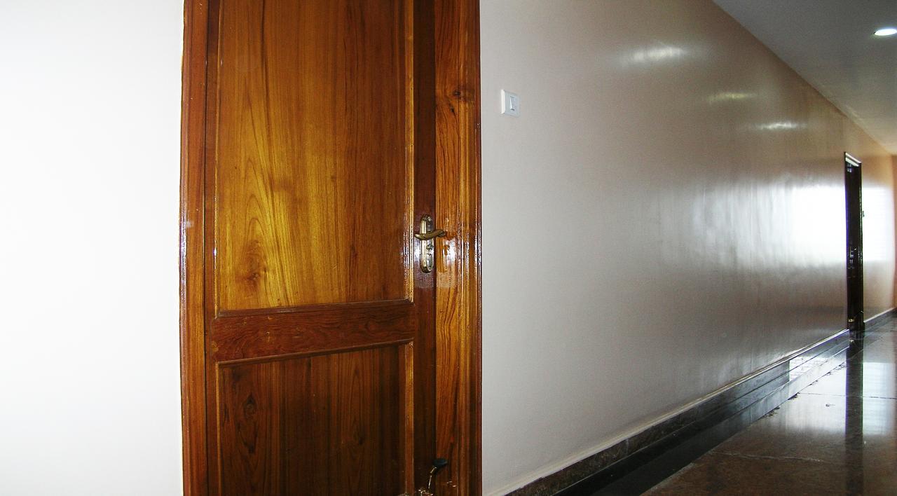 Athidhi Residency Hotel Tirupati Kültér fotó