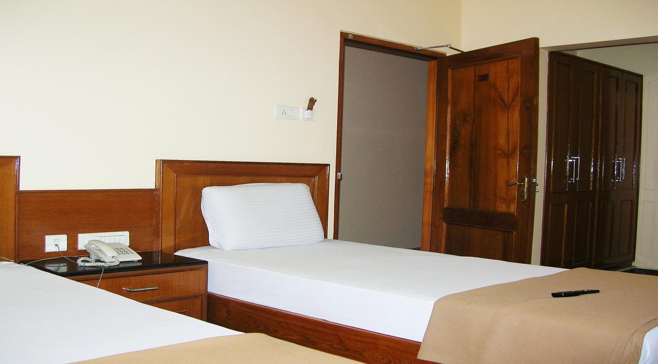 Athidhi Residency Hotel Tirupati Kültér fotó
