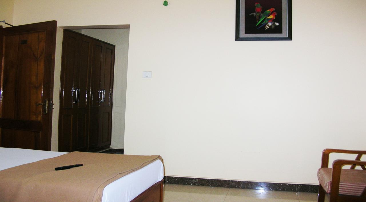 Athidhi Residency Hotel Tirupati Kültér fotó