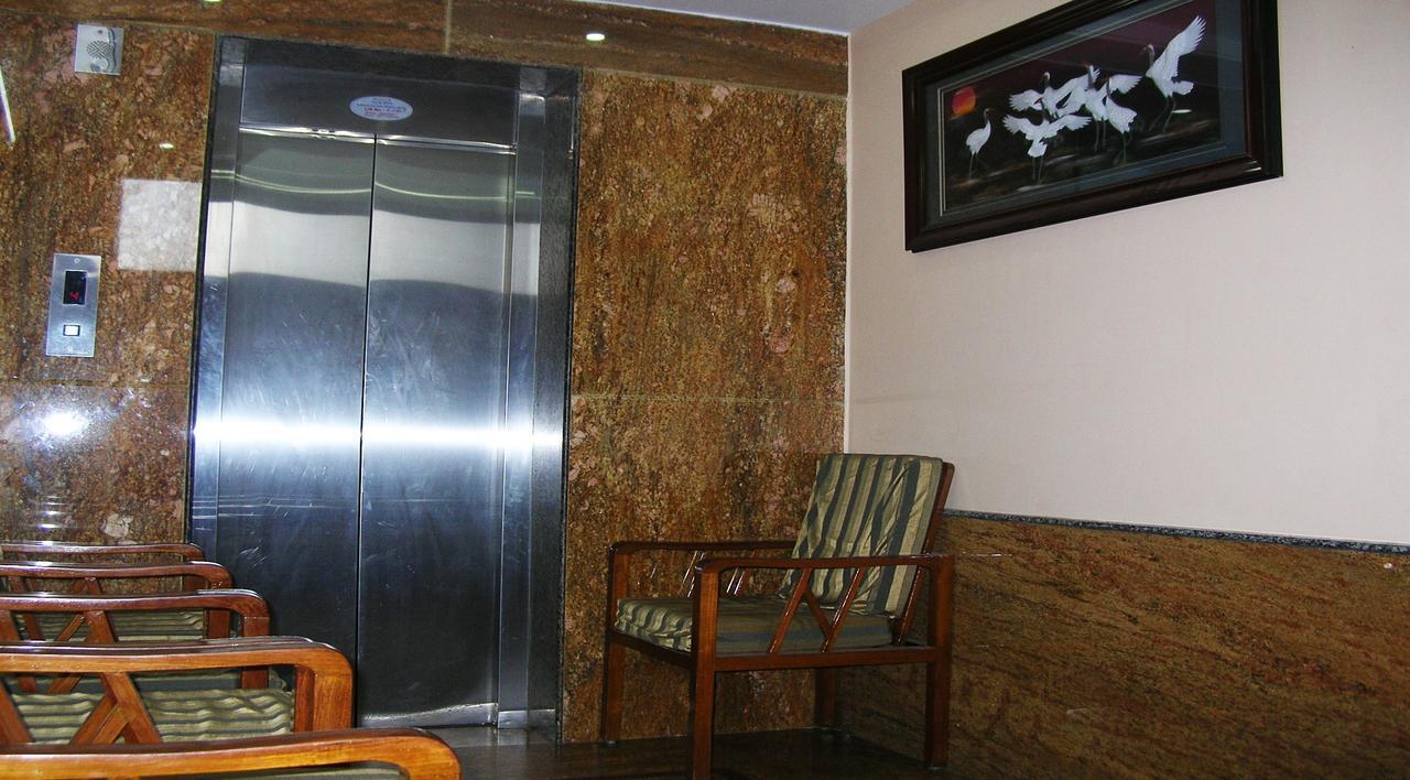 Athidhi Residency Hotel Tirupati Kültér fotó
